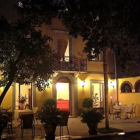 Lombardi Bed & Breakfast 3*
