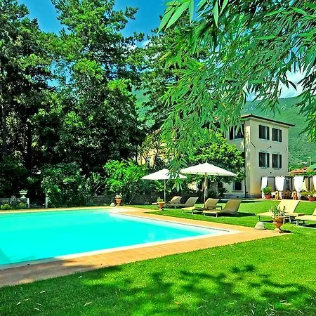 Lombardi Bed & Breakfast Camaiore